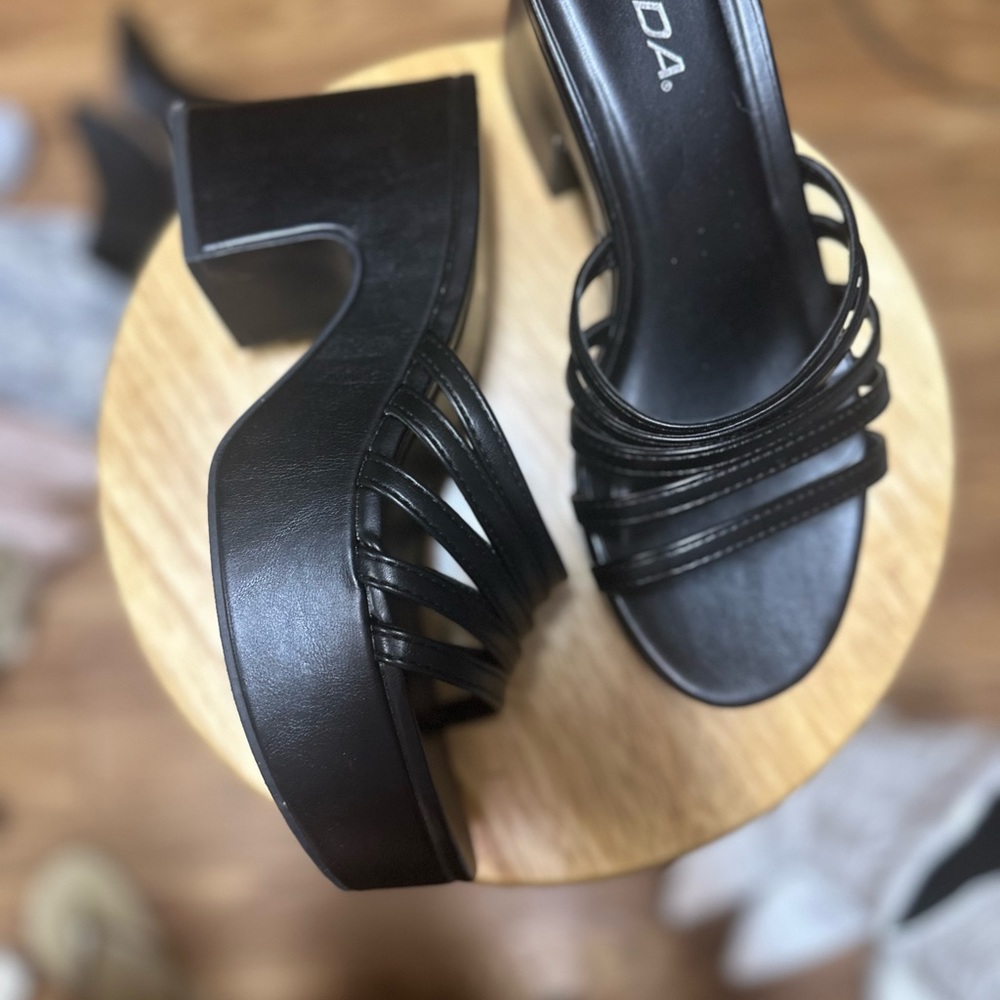 Heel slide in Black